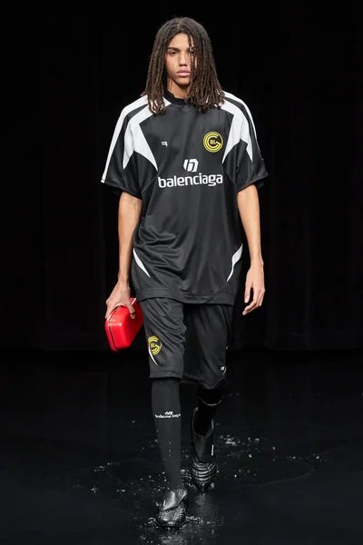 Look 94